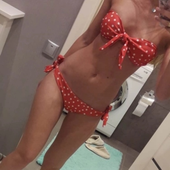 SALE!!! POLKA DOTS KNOTTED BANDEAU BIKINI SET - Picture 7 of 8